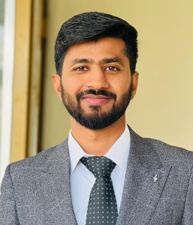 Headshot of Aqeel Ur Rahman